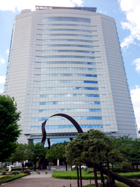 立派な庁舎の高崎市役所