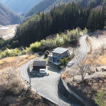 歌舞伎と美しい自然の大鹿村の高台に建つ眺望が美しい物件