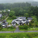 南アルプスの一望が広がる8DK+Nの贅沢な邸宅